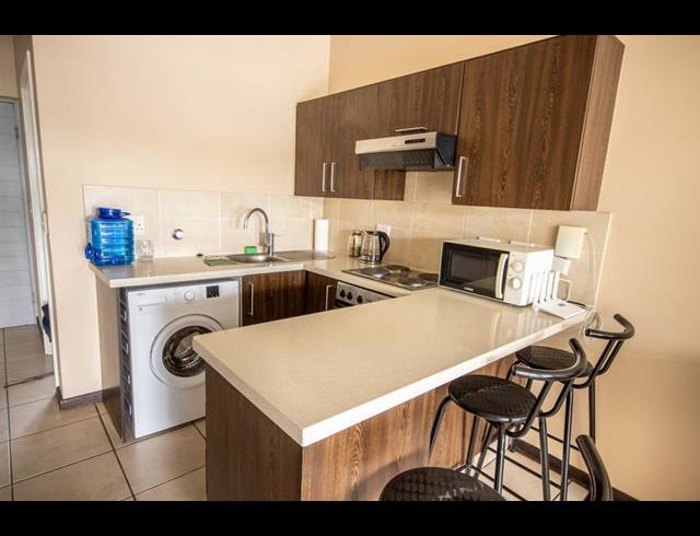 1 BEDROOM APARTMENT FOR SALE IN SUNNINGHILL